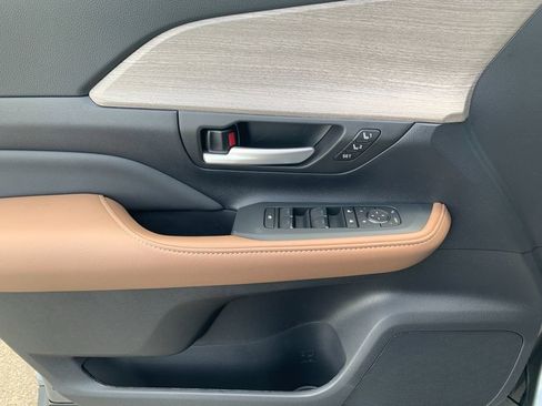 New 2026 Toyota Grand Highlander AWD image 11