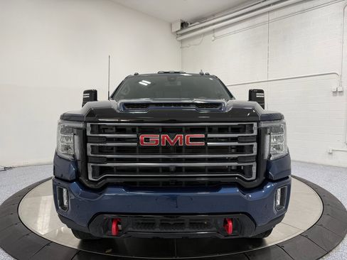 Used 2023 GMC Sierra 2500 AT4 image 2