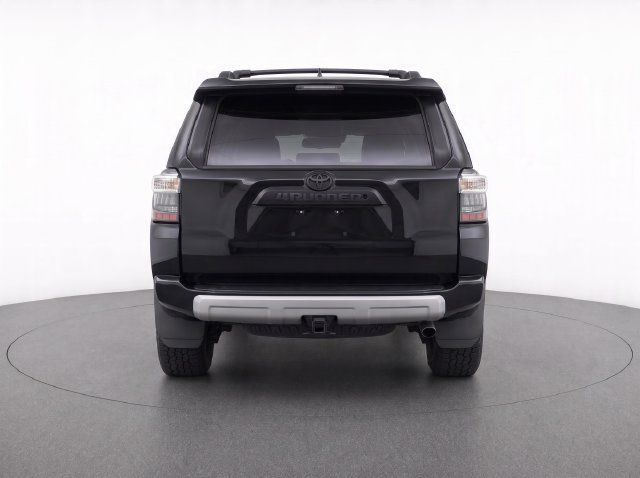 Certified 2019 Toyota 4Runner TRD Off-Road Premium AWD/4WD image 8