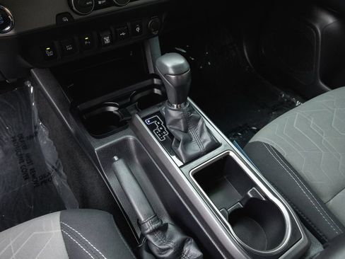 Certified 2022 Toyota Tacoma TRD Sport w/ Technology Package RWD image 17