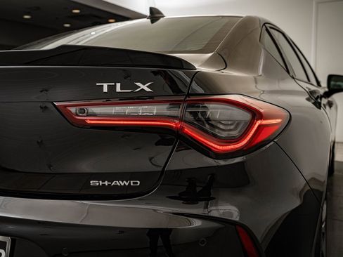 Used 2023 Acura TLX SH-AWD w/A-Spec Package image 9