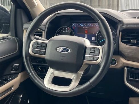 Used 2024 Ford Expedition Limited AWD/4WD image 12