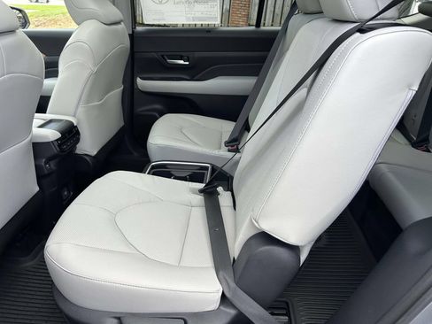 New 2026 Toyota Grand Highlander AWD image 16