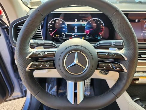 New 2026 Mercedes-Benz GLS 580 4MATIC image 21