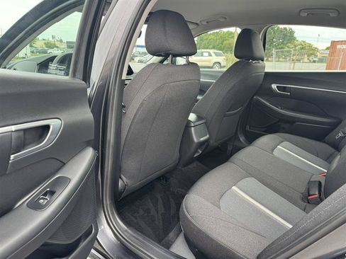 Used 2021 Hyundai Sonata SEL w/ Preferred Accessory Package FWD image 17