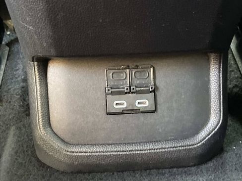 Used 2023 Toyota Highlander LE FWD image 21