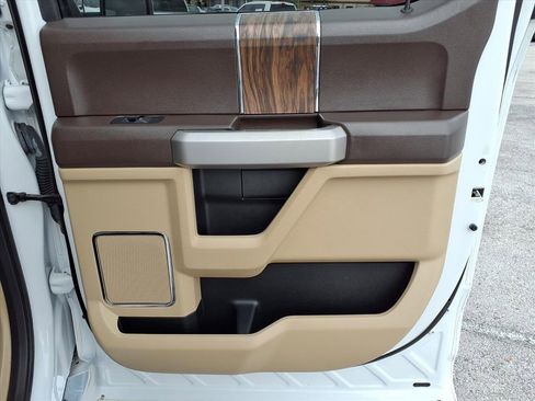 Used 2019 Ford F150 Lariat w/ Equipment Group 502A Luxury image 16