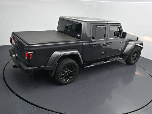 Used 2025 Jeep Gladiator Sport AWD/4WD image 16