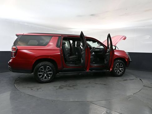 Used 2024 Chevrolet Suburban Z71 w/ Luxury Package AWD/4WD image 26