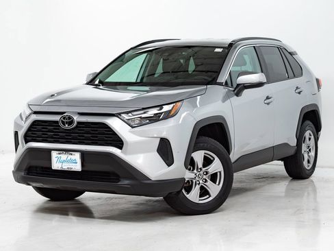 Used 2025 Toyota RAV4 XLE AWD/4WD image 1