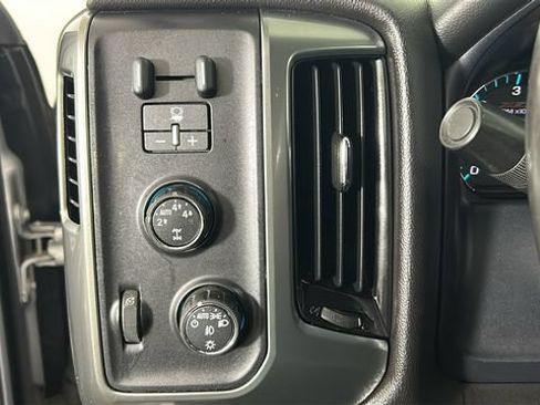 Used 2015 Chevrolet Silverado 1500 LT w/ LT Convenience Package AWD/4WD image 19
