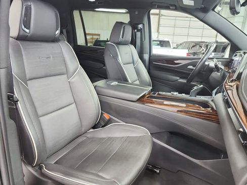 Used 2023 Cadillac Escalade ESV Premium Luxury RWD image 41