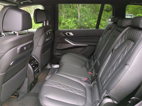 New 2026 BMW X7 M60i image 12