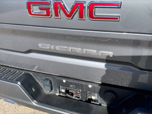 Certified 2022 GMC Sierra 1500 AT4 w/ AT4 Preferred Package image 29
