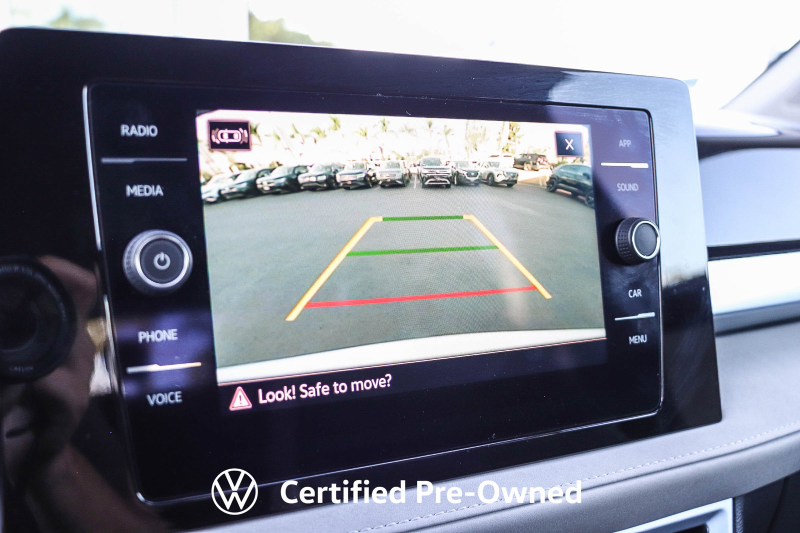 Used 2025 Volkswagen Taos SE FWD image 26