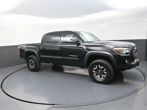 Used 2021 Toyota Tacoma TRD Off-Road AWD/4WD image 25