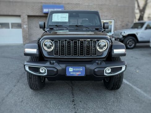 New 2026 Jeep Gladiator Sport AWD/4WD image 2