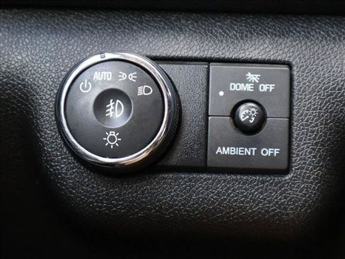 Used 2014 Chevrolet Traverse LTZ AWD/4WD image 17