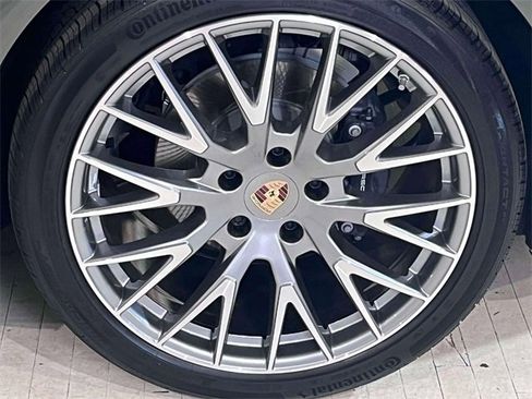 New 2025 Porsche Panamera 4 image 14