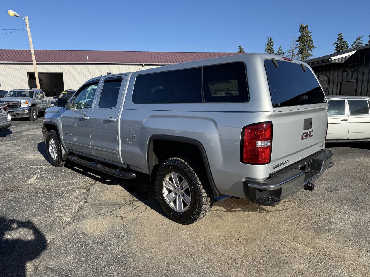 Used 2018 GMC Sierra 1500 SLE w/ SLE Value Package AWD/4WD image 3