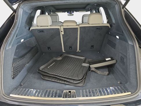 Used 2023 Porsche Cayenne S image 29