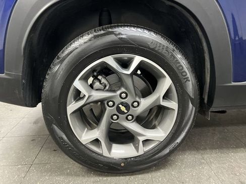 Certified 2024 Chevrolet Trax LT w/ Sunroof Package FWD image 31
