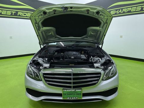 Used 2019 Mercedes-Benz E 300 4MATIC w/ Premium 1 Package image 4