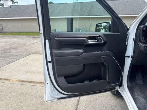 Used 2025 GMC Sierra 1500 SLT RWD image 10