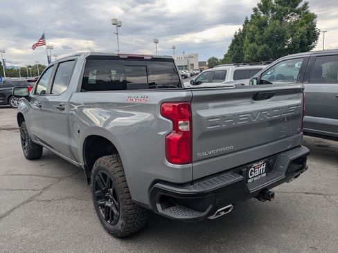 Used 2024 Chevrolet Silverado 1500 LT Trail Boss w/ LT Trail Boss Premium Package AWD/4WD image 8