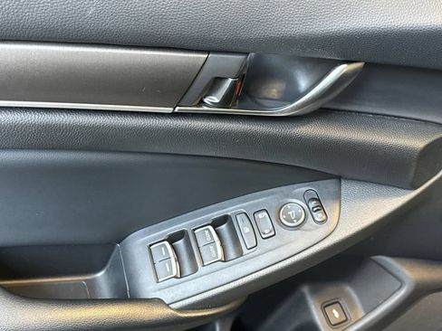 Used 2018 Honda Accord LX image 12