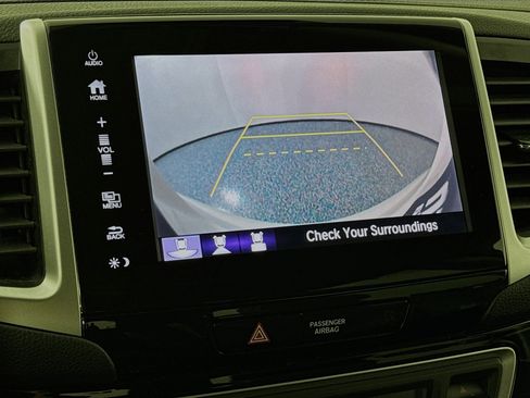 Certified 2018 Honda Pilot Touring image 14
