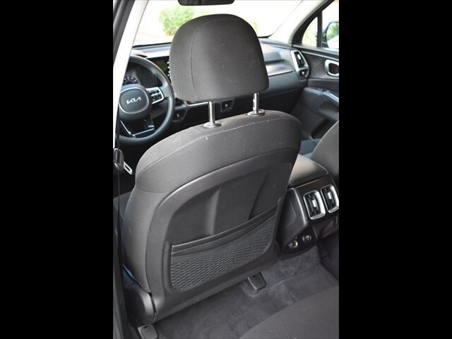 Used 2022 Kia Sorento LX AWD/4WD image 18