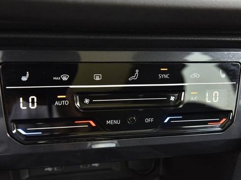 Certified 2023 Volkswagen Tiguan SE w/ Panoramic Sunroof Package FWD image 15