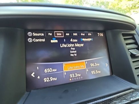 Used 2019 Nissan Pathfinder SL AWD/4WD image 15