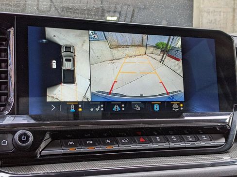 Used 2023 Chevrolet Silverado 1500 ZR2 w/ Technology Package image 18