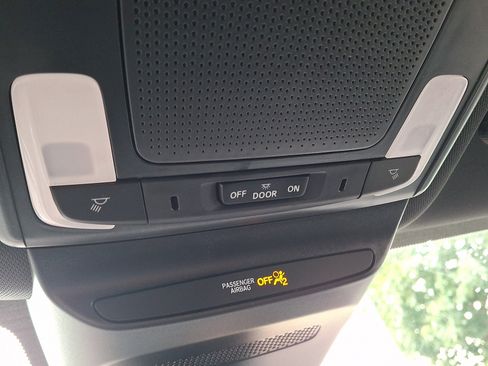 Used 2025 Honda HR-V Sport image 27