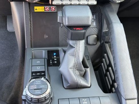 Used 2025 Toyota 4Runner TRD Off-Road image 27