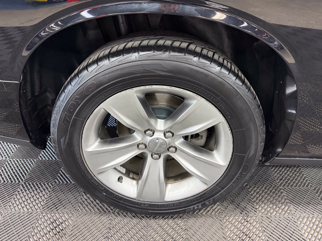 Used 2016 Dodge Challenger SXT RWD image 19