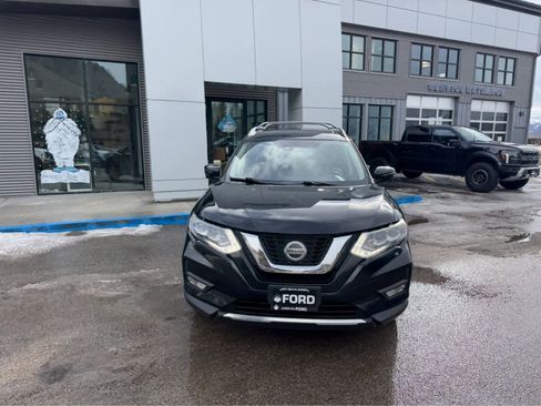 Used 2018 Nissan Rogue SL w/ Premium Package image 4