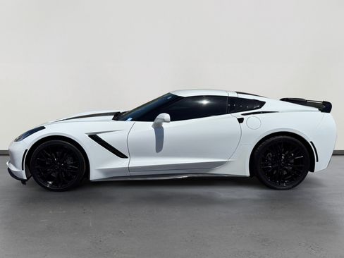 Used 2019 Chevrolet Corvette Stingray Coupe w/ 1LT RWD image 2