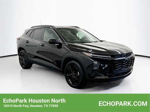 Used 2025 Chevrolet Trax ACTIV w/ Sunroof Package FWD image 1