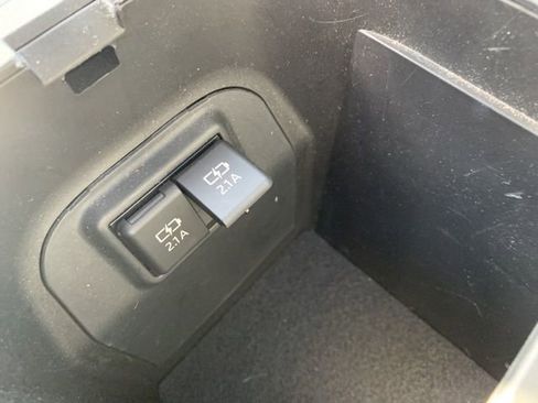 Used 2020 Toyota RAV4 Limited w/ Limited Grade Weather Package image 34