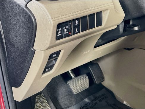 Used 2023 Honda Odyssey EX image 10