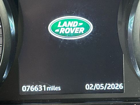 Used 2018 Land Rover Discovery Sport SE image 13