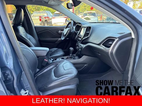 Used 2019 Jeep Cherokee Limited AWD/4WD image 12