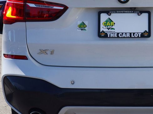 Used 2022 BMW X1 sDrive28i w/ M Sport Package image 19