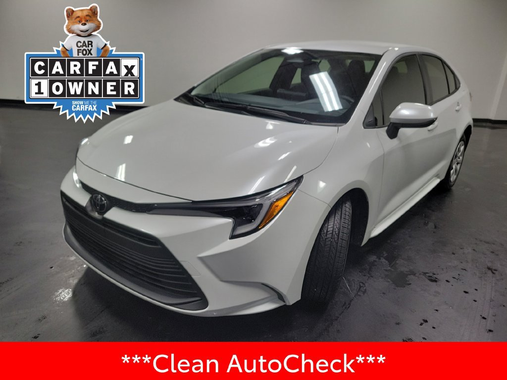 Used 2026 Toyota Corolla LE FWD image 4