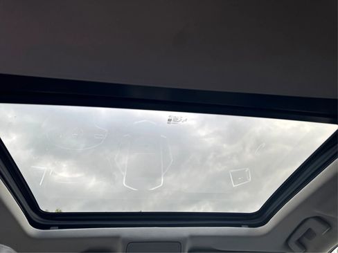 Used 2013 Cadillac SRX Luxury image 18