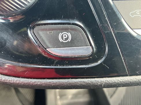Used 2021 Chrysler Pacifica Touring w/ S Appearance Package FWD image 26