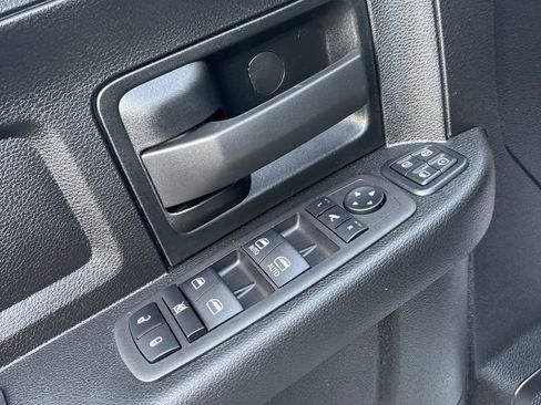 Used 2024 RAM 2500 Tradesman w/ Chrome Appearance Group image 19